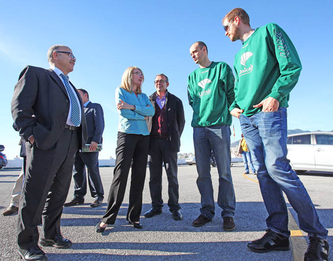 FIRMA ACUERDO COLABORACION ENTRE PUERTO DEPORTIVO Y UNICAJA BALONCESTO 2