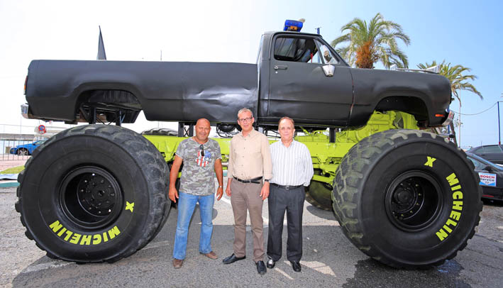 FRANCISCO SALIDO PRESENTA EL ESPECTACULO MONSTER TRUCK EN PUERTO DEPORTIVO DE BENALMADENA 1