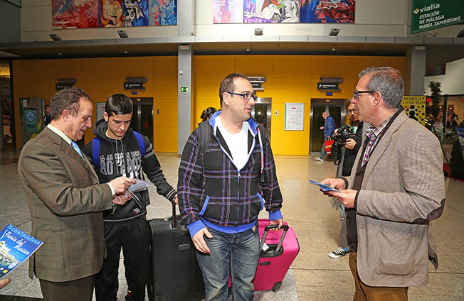 FRANCISCO SALIDO PROMOCIONA V FERIA DEL MARISCO EN ESTACION AVE MARIA ZAMBRANO 6