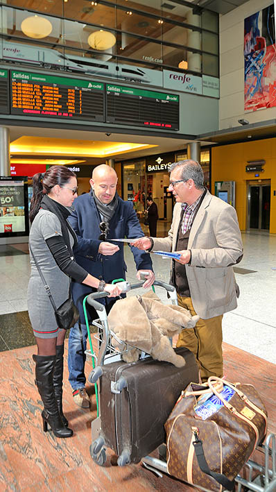 FRANCISCO SALIDO PROMOCIONA V FERIA DEL MARISCO EN ESTACION AVE MARIA ZAMBRANO 7