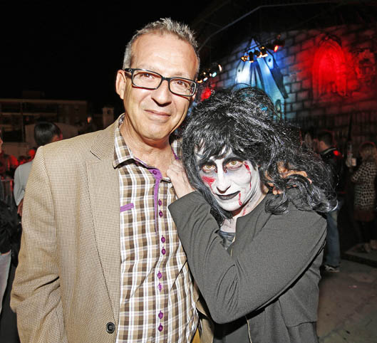 FRANCISCO SALIDO Y CONCEPCION TEJADA PARTICIPAN EN LA FIESTA DE HALLOWEEN EN BENALMADENA 1