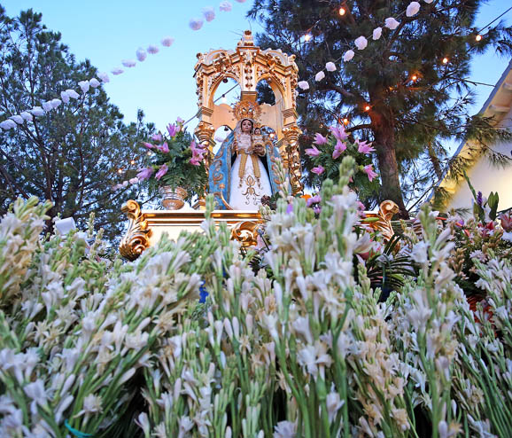 OFRANDA FLORAL A VIRGEN DE LA CRUZ 45