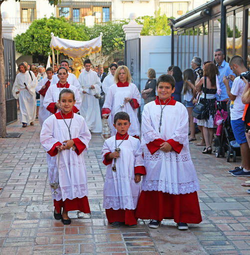 PROCESION CORPUS CHRISTI ARROYO DE LA MIEL 1