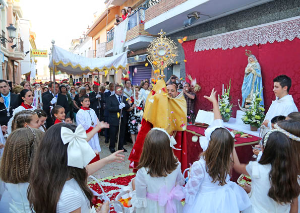 PROCESION CORPUS CHRISTI ARROYO DE LA MIEL 8