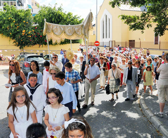 PROCESION CORPUS CHRISTI BENALMADENA COSTA 3