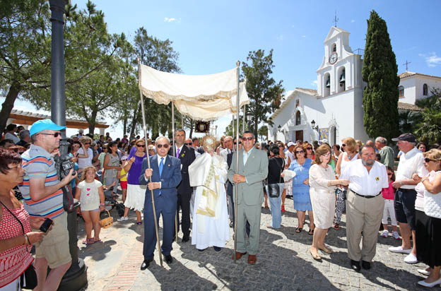 PROCESION CORPUS CHRISTI BENALMADENA PUEBLO