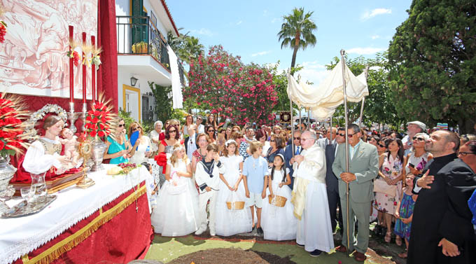 PROCESION CORPUS CHRISTI BENALMADENA PUEBLO 14