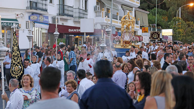 TRASLADO VIRGEN DE LA CRUZ EN BENALMADENA PUEBLO 1