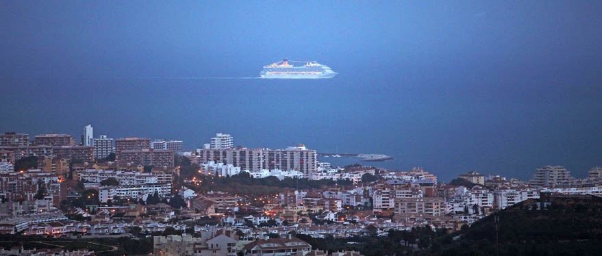 VISTA BENALMADENA con crucero