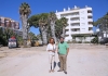 CONCHA CIFRIAN Y JUAN OLEA VISITAN LIMPIEZA TERRENO EN AVENIDA DEL MAR DE BENALMADENA COSTA