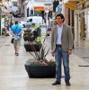 JOSE SERRANO PRESENTA COLOCACION DE MACETEROS EN CALLES DEL CENTRO DE ARROYO DE LA MIEL 1