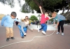 GYMKANA DE JUEGOS POPULARES Y TRADICIONALES EN COLEGIO TOMILLAR 1 GYMKANA DE JUEGOS POPULARES Y TRADICIONALES EN COLEGIO TOMILLAR 1