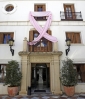 DIA DEL CANCER DE MAMA fachada ayuntamiento benalmadena