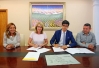 ALCALDESA Y CONCHA CIFRIAN FIRMAN UN ACUERDO CON FINCA DOÑA MARIA 1 ALCALDESA Y CONCHA CIFRIAN FIRMAN UN ACUERDO CON FINCA DOÑA MARIA 1
