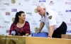 ROSA GONZALEZ DIRECTORA DE LA ACEB CONVERSA CON COMISARIO DE LA POLICIA NACIONAL ROSA GONZALEZ DIRECTORA DE LA ACEB CONVERSA CON COMISARIO DE LA POLICIA NACIONAL